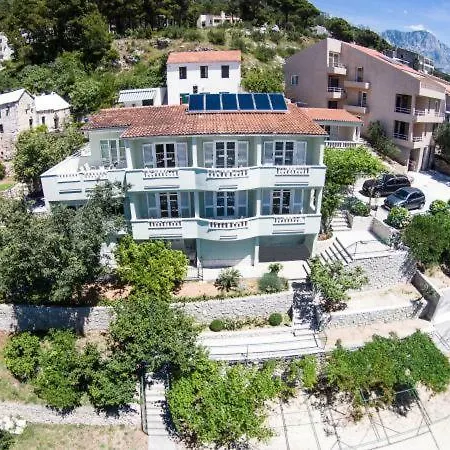 Apartments Tina Brela Exterior photo
