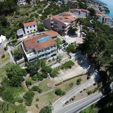 Apartments Tina Brela Exterior photo